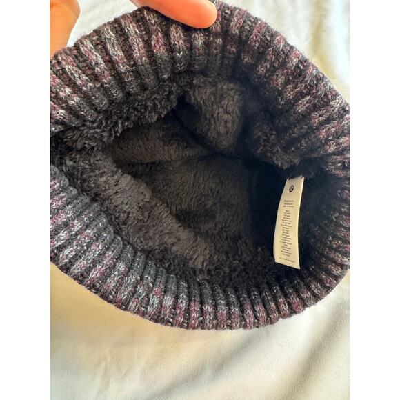 Women's Textured Fleece-Lined Knit Beanie - Picture 4 of 9